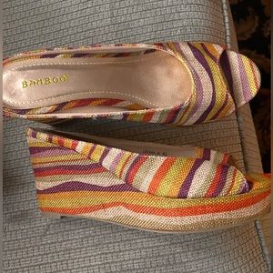 Bamboo multicolor wedges size 6.5